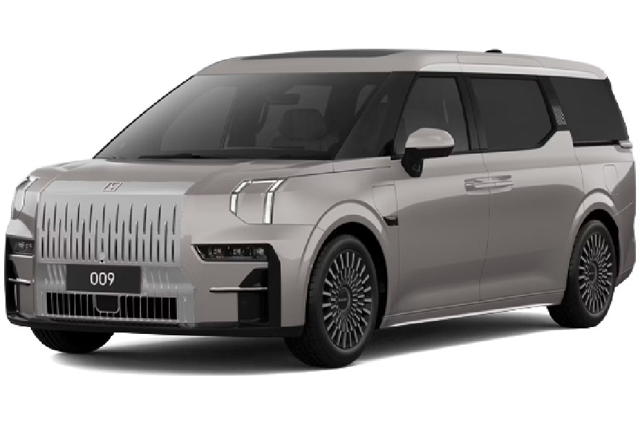 ZEEKR 009 Silver in UAE