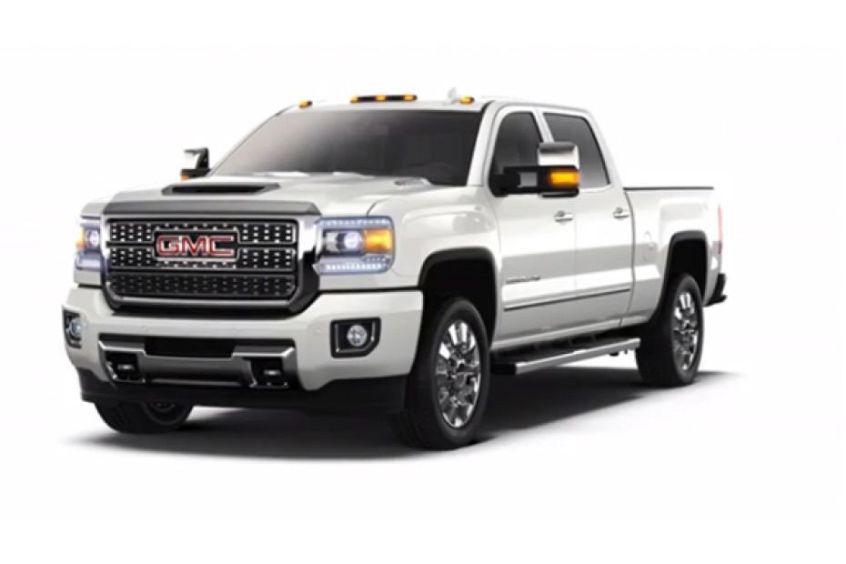 GMC Sierra Denali White Frost Tricoat in UAE