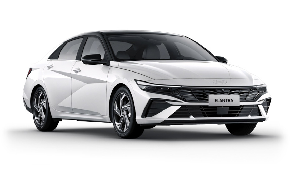 Hyundai Elantra Ceramic White in UAE