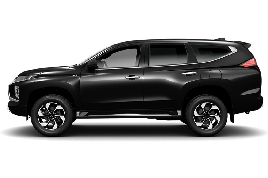 Mitsubishi Montero Sport Jet Black Mica Mitsubishi Montero Sport Jet Black Mica
