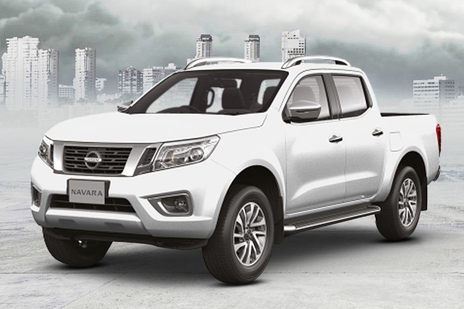 Nissan Navara Pickup White in UAE