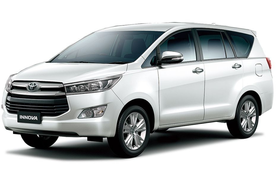 Toyota Innova White Pearl in UAE