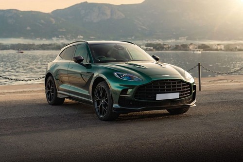 Aston Martin DBX Front Medium View