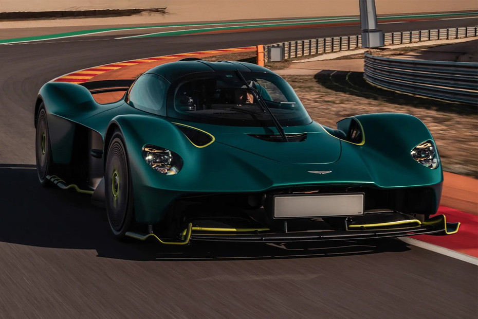Aston Martin VALKYRIE Front Medium View