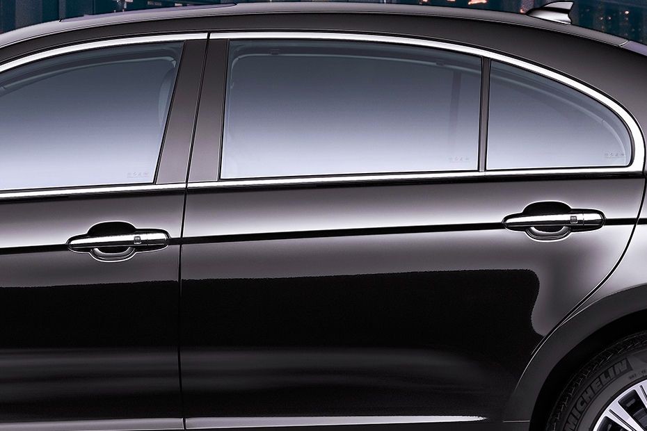 H7 Door handle in UAE