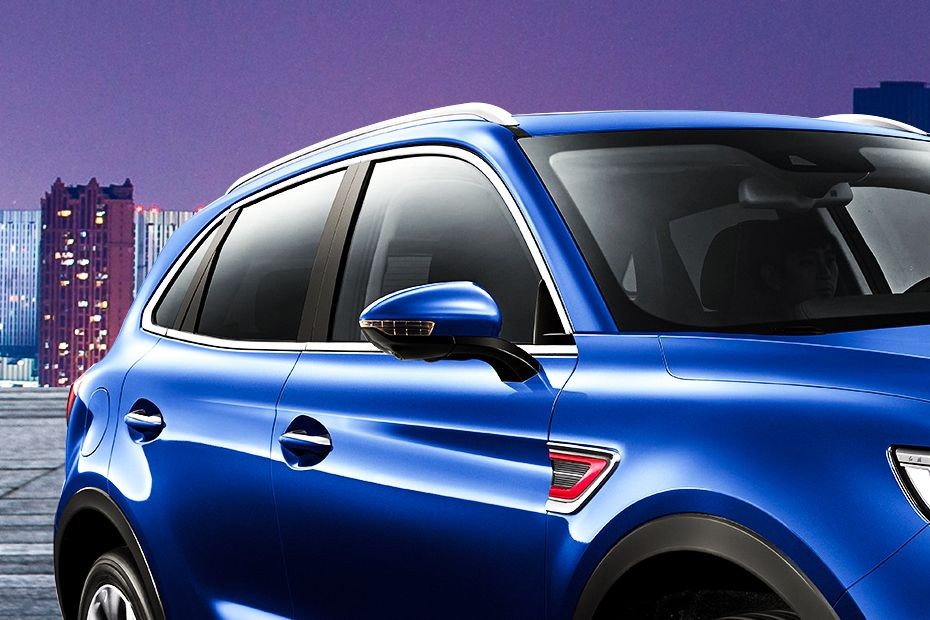 Hongqi HS5 (2022-2024) Drivers Side Mirror Front Angle in UAE