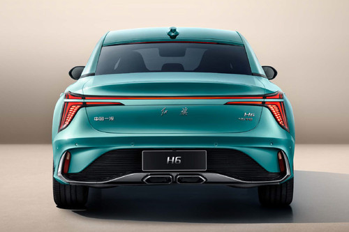 Full Rear View of Hongqi H6