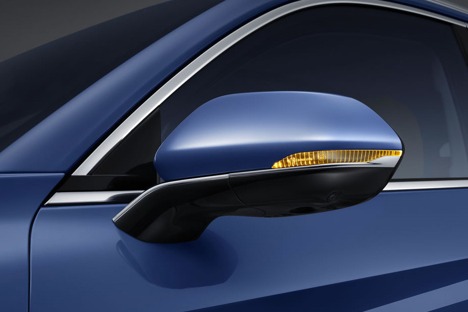 Hongqi HS5 Drivers Side Mirror Front Angle Hongqi HS5 Drivers Side Mirror Front Angle
