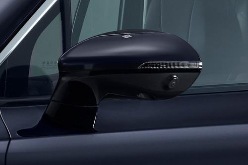 Hongqi HS7 Drivers Side Mirror Front Angle