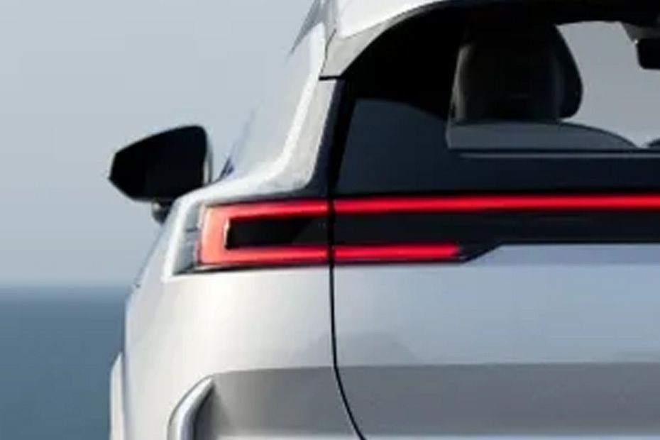 3 Tail light in UAE