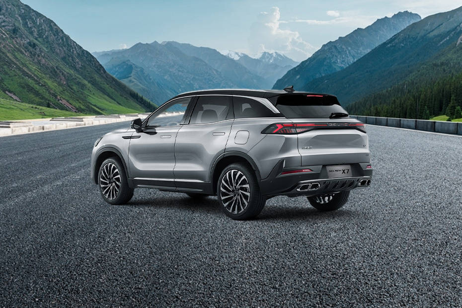 Rear Cross Side View of BAIC X7 2025 Rear Cross Side View of BAIC X7 2025