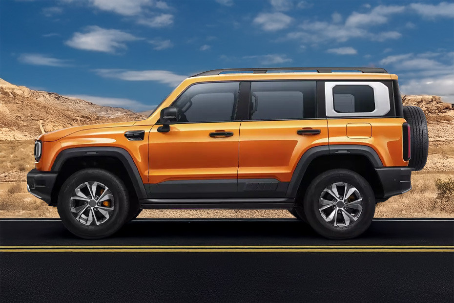 BJ40 Pro Side view in UAE