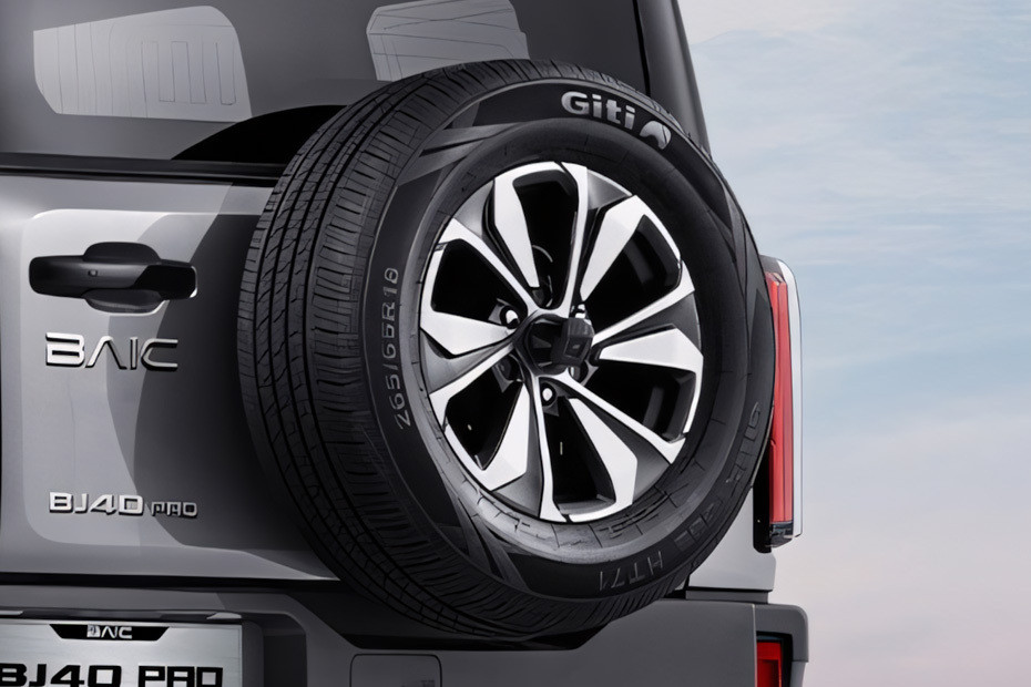 Stepney View of BJ40 Pro in UAE