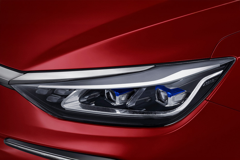 EU5 Headlight in UAE