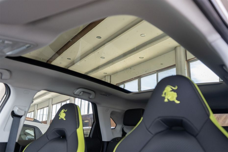 Forthing T5 HEV Sunroof Moonroof in UAE