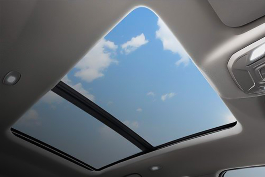 Skywell ET5 Sunroof Moonroof in UAE