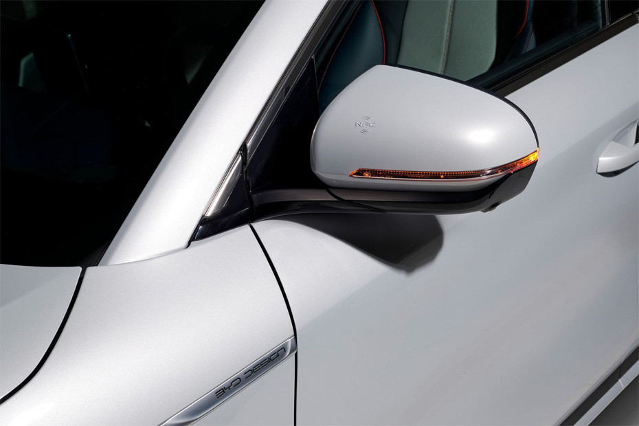 BYD ATTO 3 Drivers Side Mirror Front Angle BYD ATTO 3 Drivers Side Mirror Front Angle