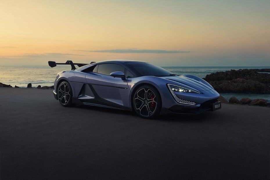 BYD Yangwang U9 Front Medium View in UAE