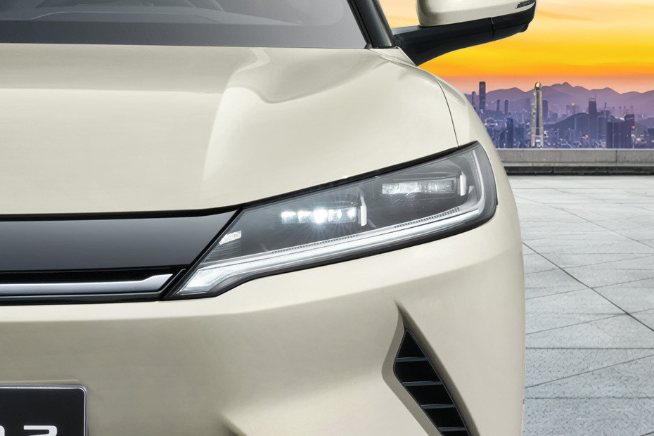 ATTO 2 Headlight in UAE