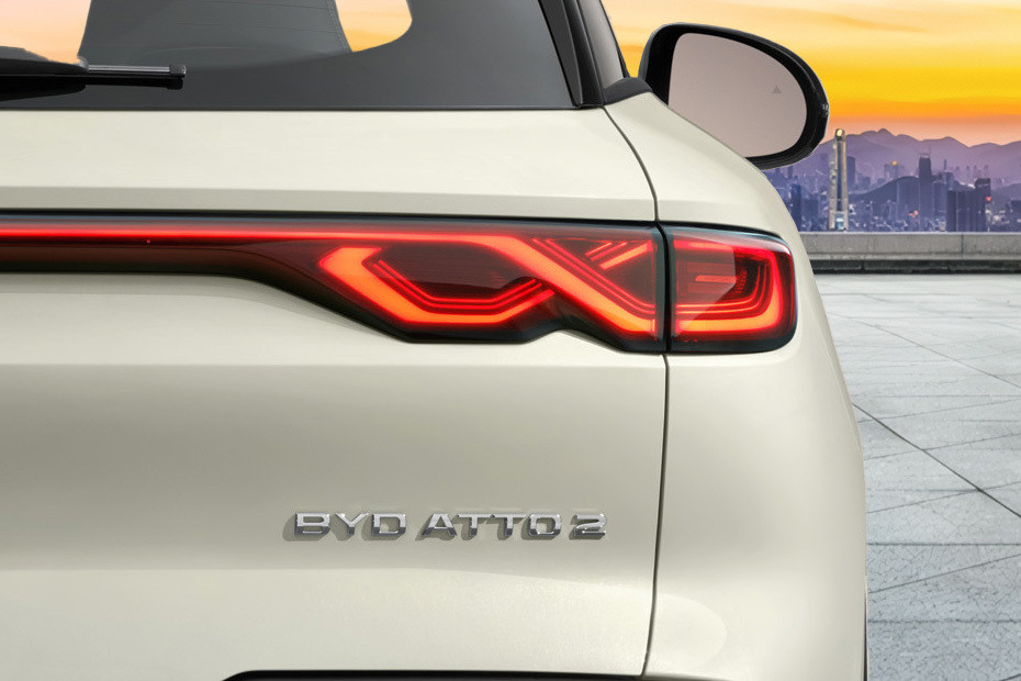 ATTO 2 Tail light in UAE