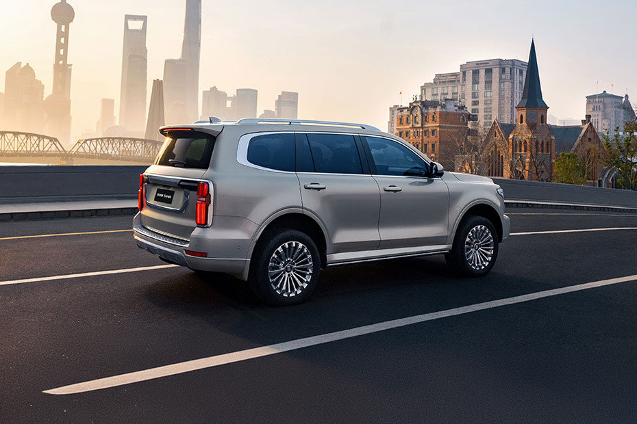 500 Rear Medium Side View in UAE