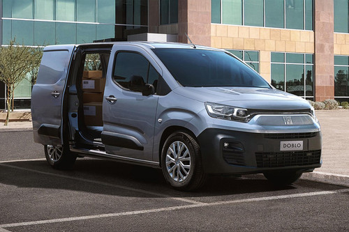 Fiat Doblo Front Cross Side View
