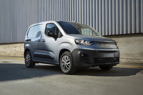 Fiat Doblo Front Medium View