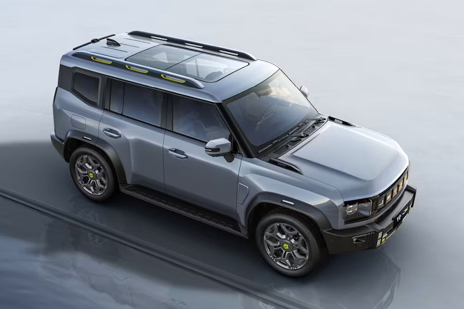 Jetour T2 i-DM Front Cross Side View in UAE