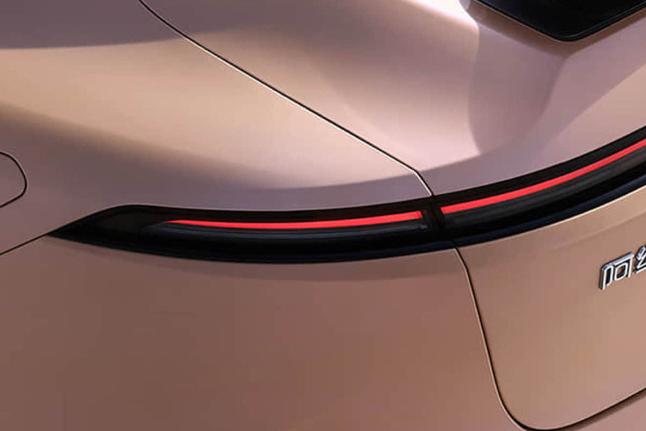 11 Tail light in UAE