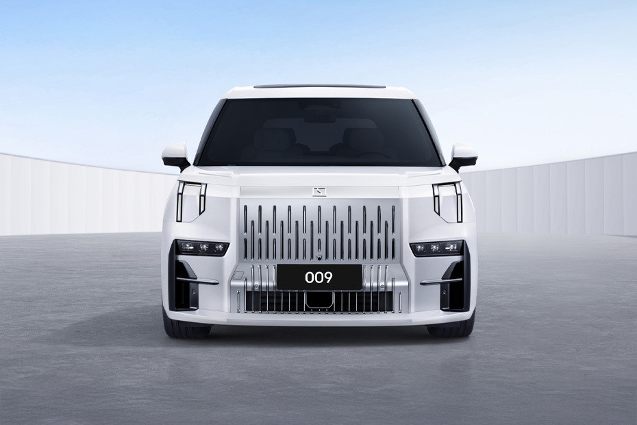 Full Front View of 009 in UAE