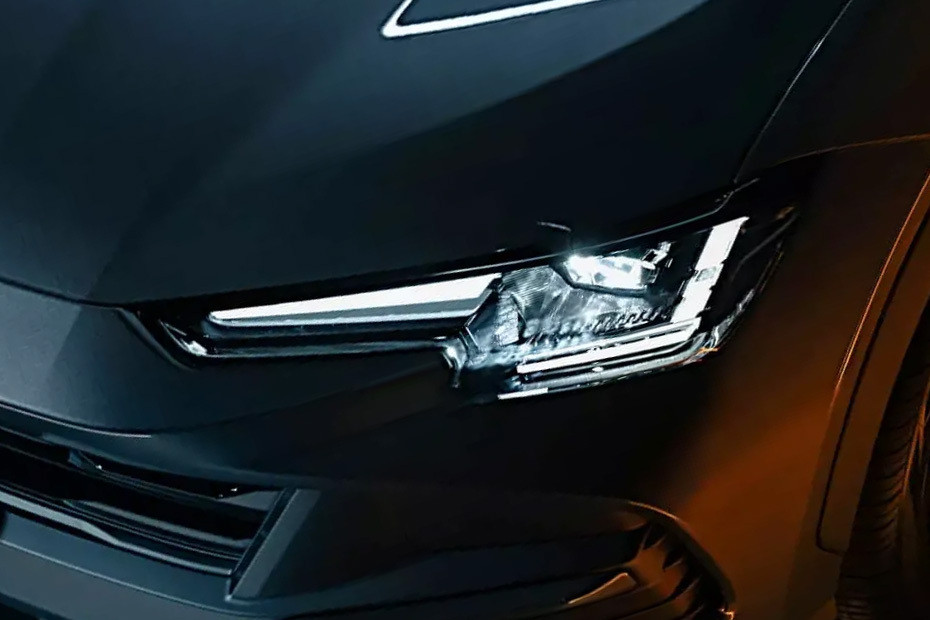 S06 Headlight in UAE