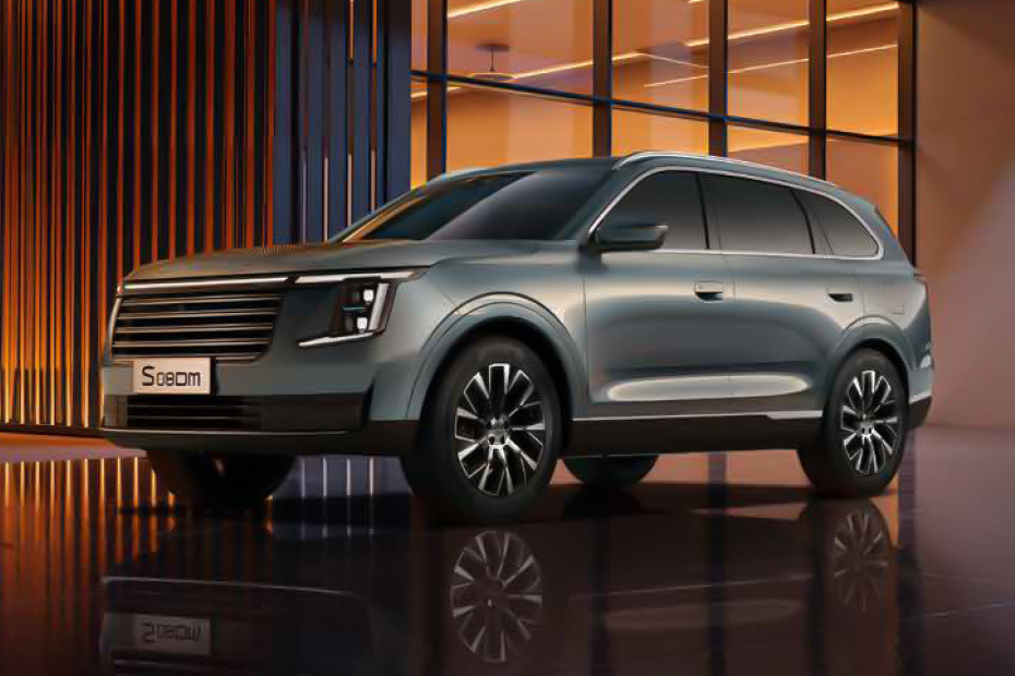 S08 Front deep low Angle View in UAE