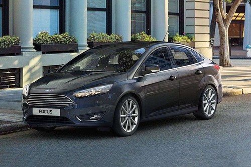 Ford Focus Side Medium View