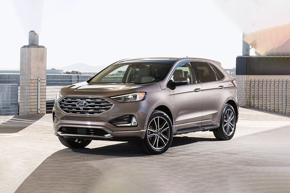 https://imagecdnsa.zigwheels.ae/large/gallery/exterior/12/117/ford-edge-front-angle-low-view-688336.jpg