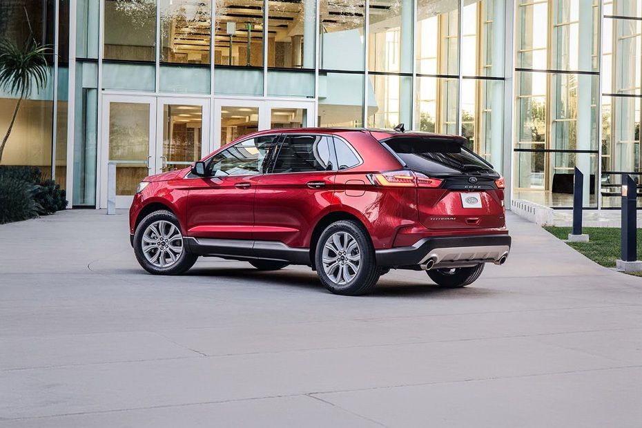 Rear Cross Side View of Ford Edge(2022-2023) in UAE