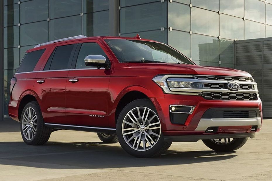 Expedition (2022-2024) Tilted Front View in UAE