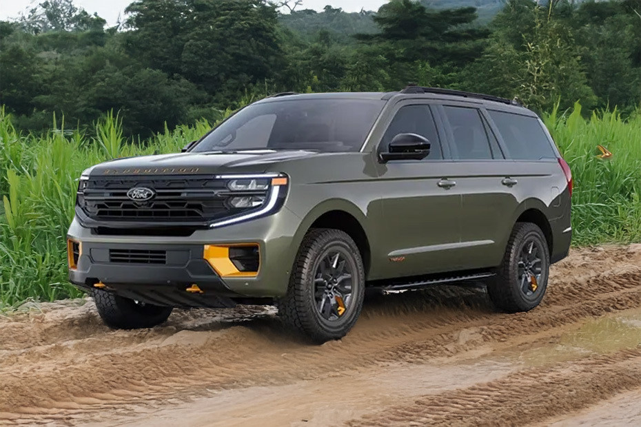 Ford Expedition Front Side View in UAE