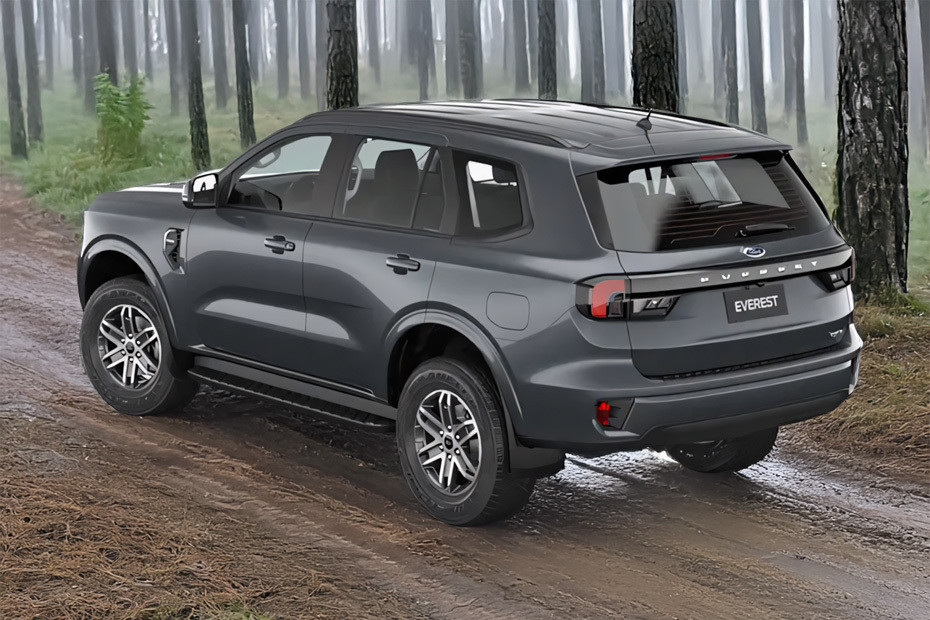 Rear Cross Side View of Ford Everest Rear Cross Side View of Ford Everest