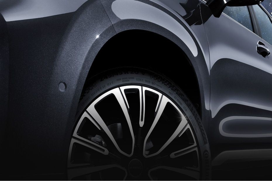 VX (2023-2024) Wheel in UAE
