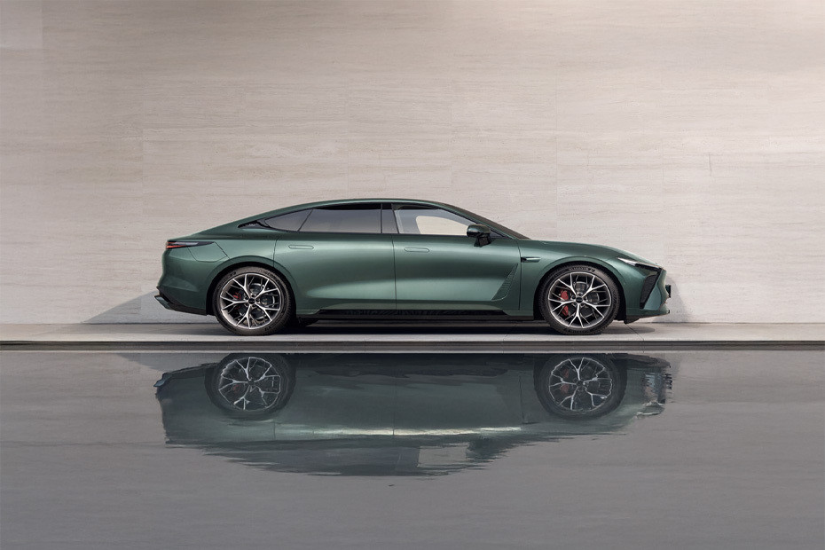 ES Medium Angle Front View in UAE