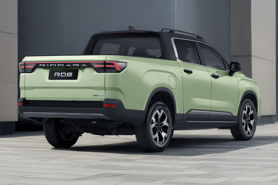 Rd6 Rear angle view in UAE