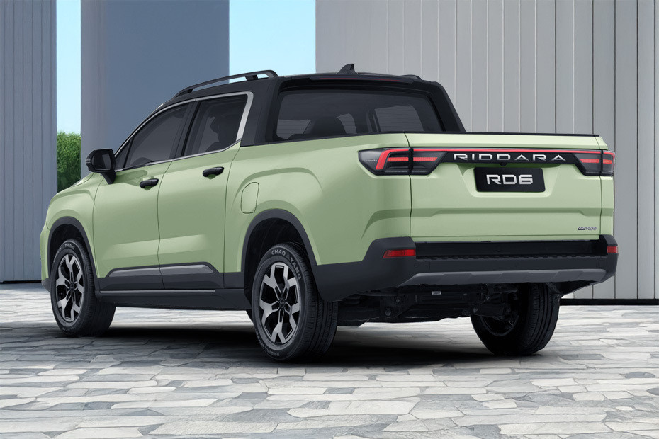 Rear Medium View of RIDDARA Rd6 in UAE