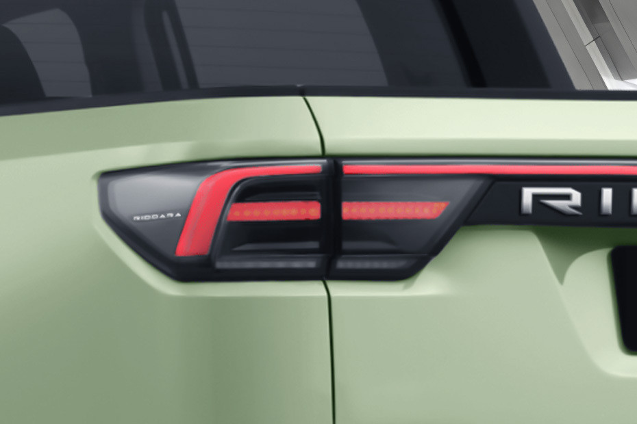 Rd6 Tail light in UAE