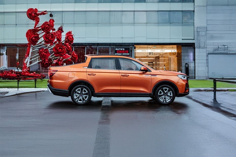 VX7 Medium Angle Front View in UAE