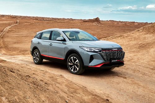 DONGFENG AX7 Front Cross Side View