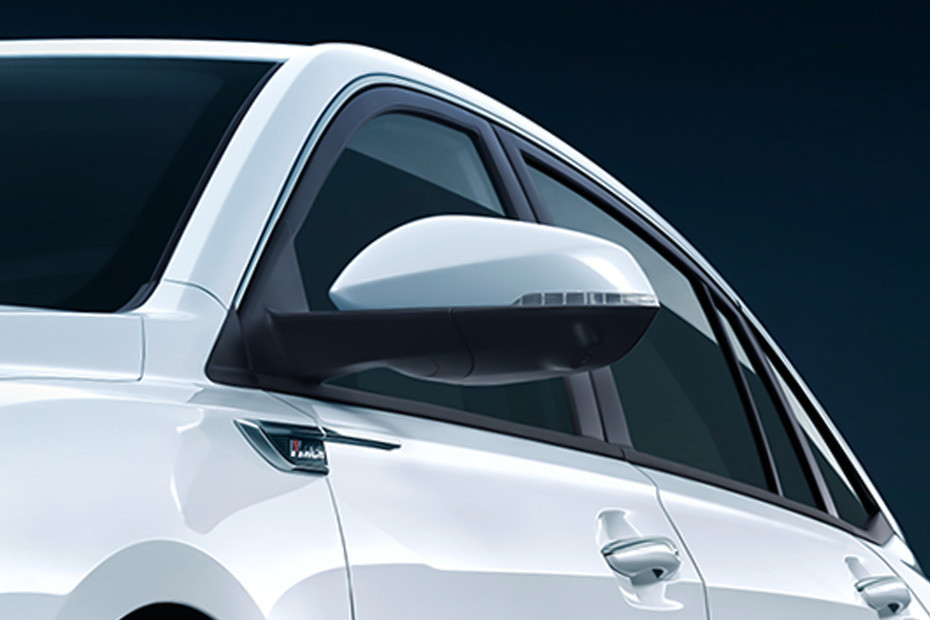 DONGFENG Shine Max Drivers Side Mirror Front Angle DONGFENG Shine Max Drivers Side Mirror Front Angle