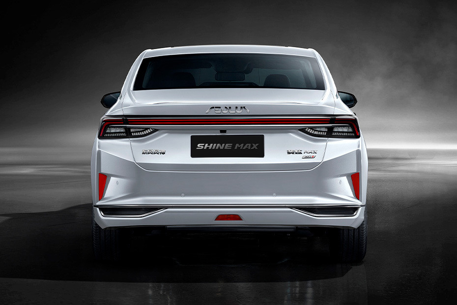 Full Rear View of DONGFENG Shine Max Full Rear View of DONGFENG Shine Max