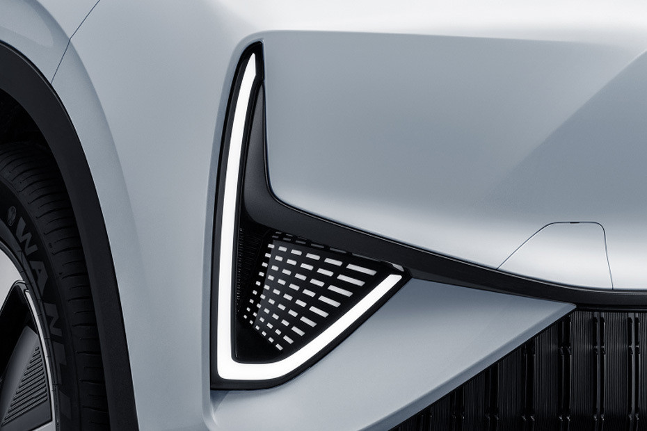 Mage Phev Front Fog Lamp in UAE