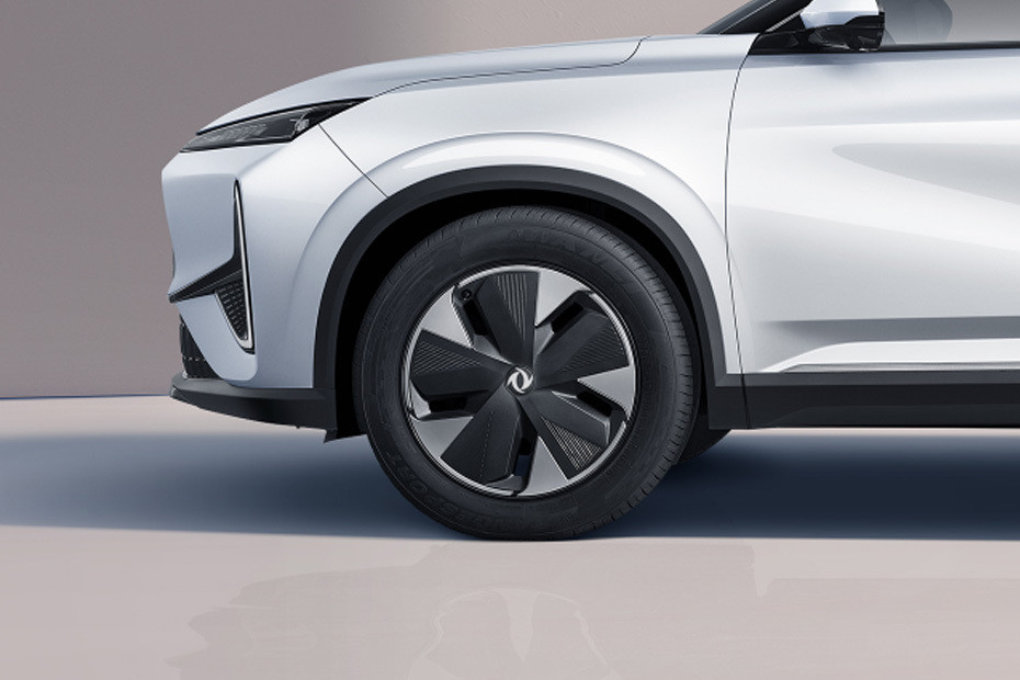 Mage Phev Wheel in UAE