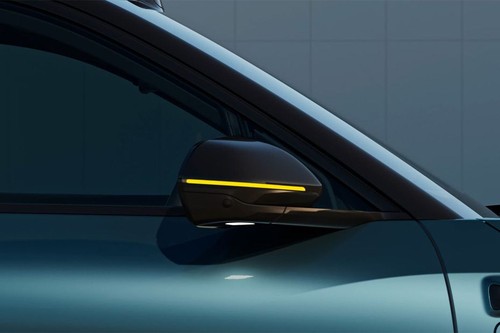 NIO EL8 Drivers Side Mirror Front Angle